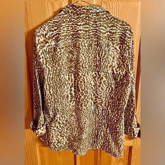 Foxcroft Crocodile Print Button-Up Shirt by Size M Fitted Safari Glam Mob Wife - Picture 7 of 15